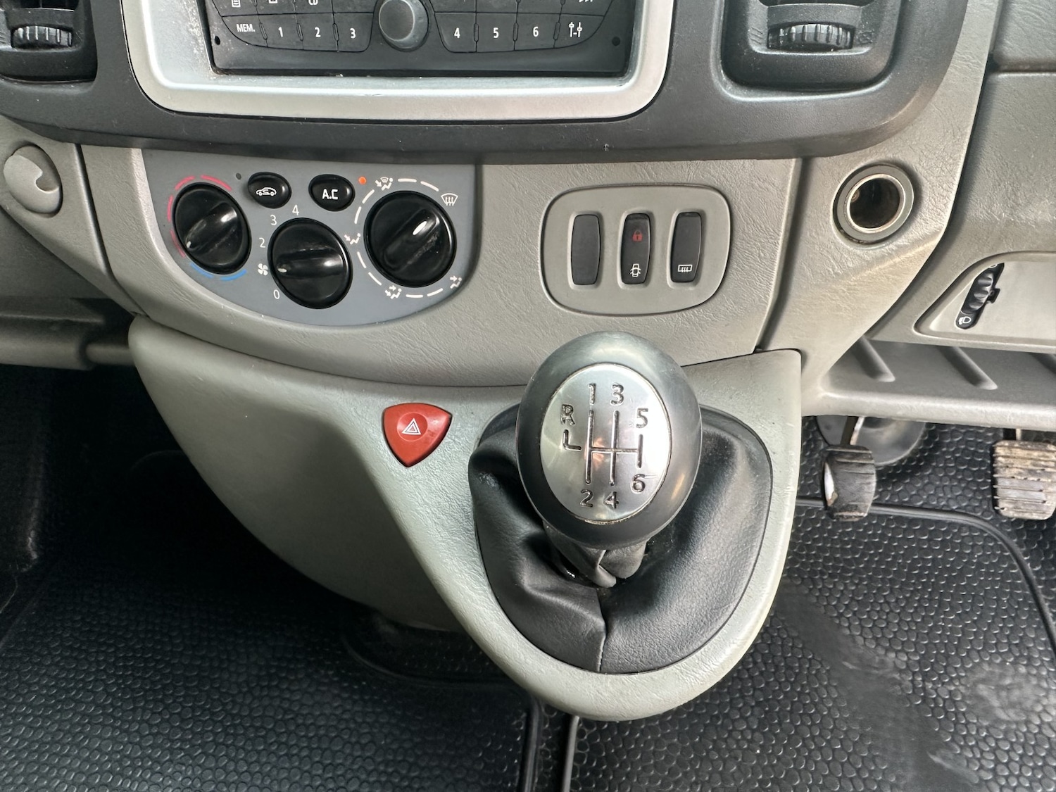 Used Vauxhall Vivaro 2014 for sale - 77629080: Photo 12