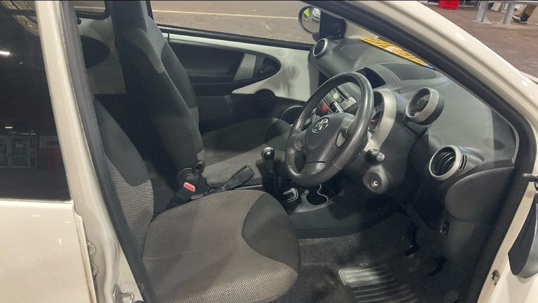 Used Toyota AYGO 2012 for sale - 76637455: Photo 2