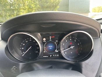 Used Jaguar F-Pace 2016 for sale - 79386205: Photo