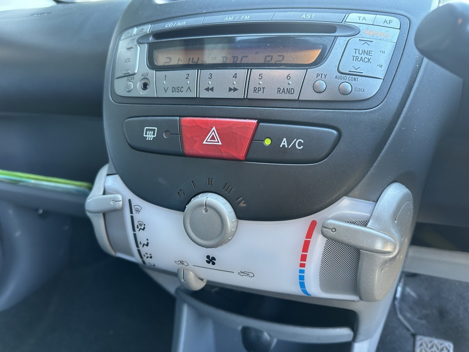 Used Peugeot 107 2008 for sale - 77225174: Photo 14