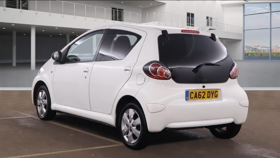 Used Toyota AYGO 2012 for sale - 76769849: Photo 6