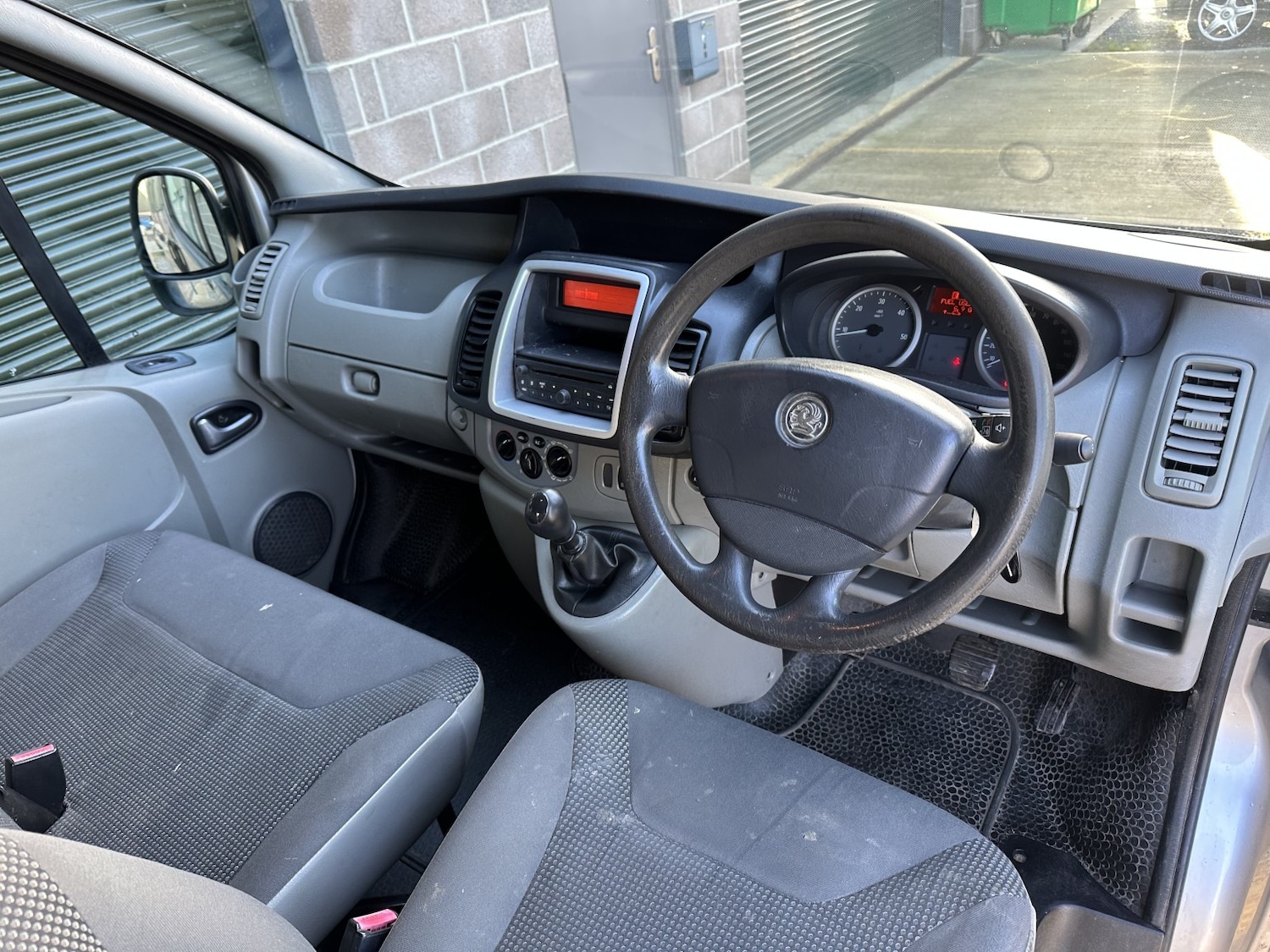 Used Vauxhall Vivaro 2011 for sale - 76968564: Photo 2