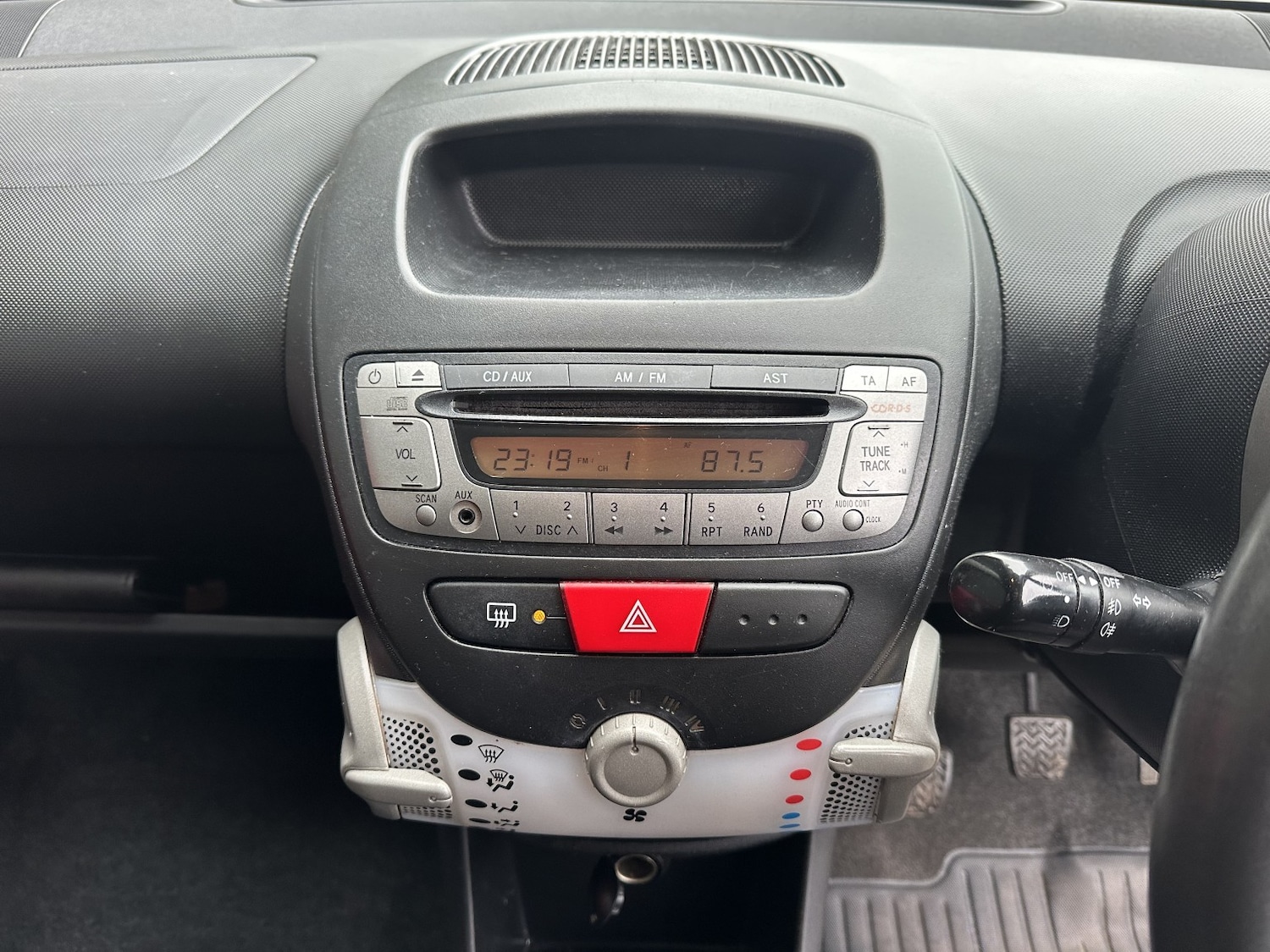 Used Toyota AYGO 2014 for sale - 77342624: Photo 11