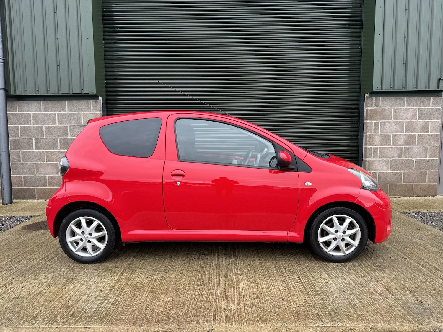 Used Toyota AYGO 2014 for sale - 77342624: Photo 17