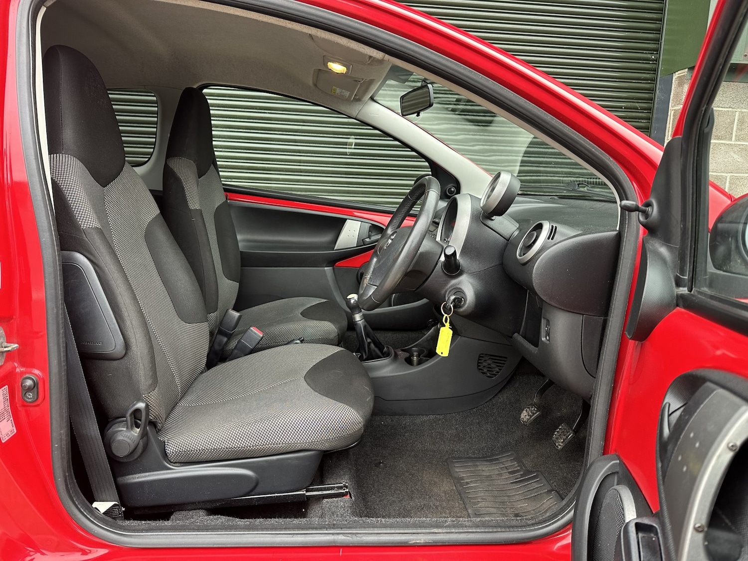 Used Toyota AYGO 2014 for sale - 77342624: Photo 4