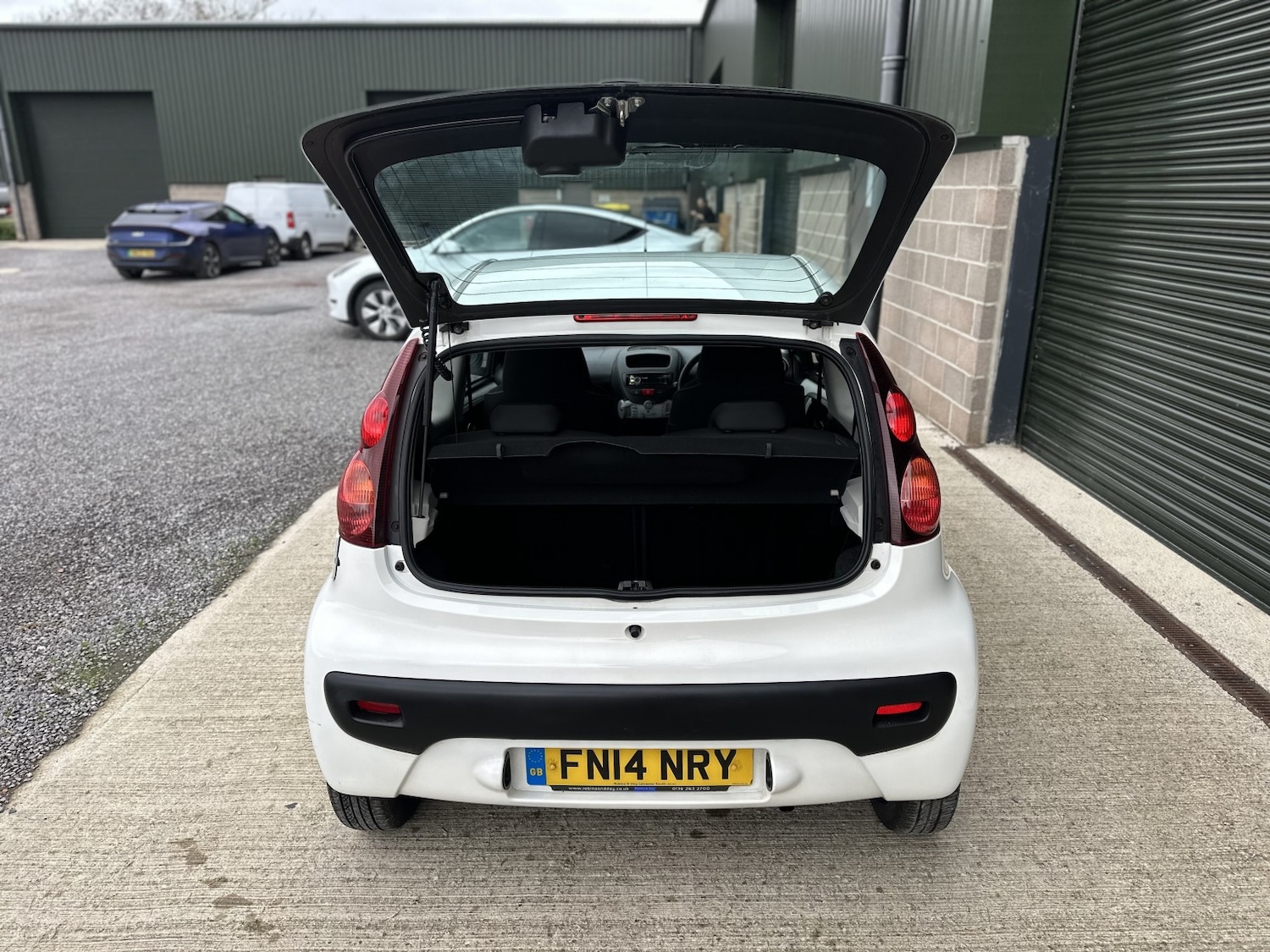 Used Peugeot 107 2014 for sale - 76497494: Photo 26