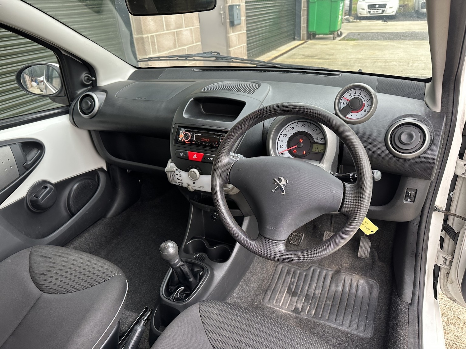 Used Peugeot 107 2014 for sale - 76497494: Photo 3
