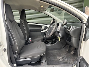 Used Peugeot 107 2014 for sale - 76497494: Photo