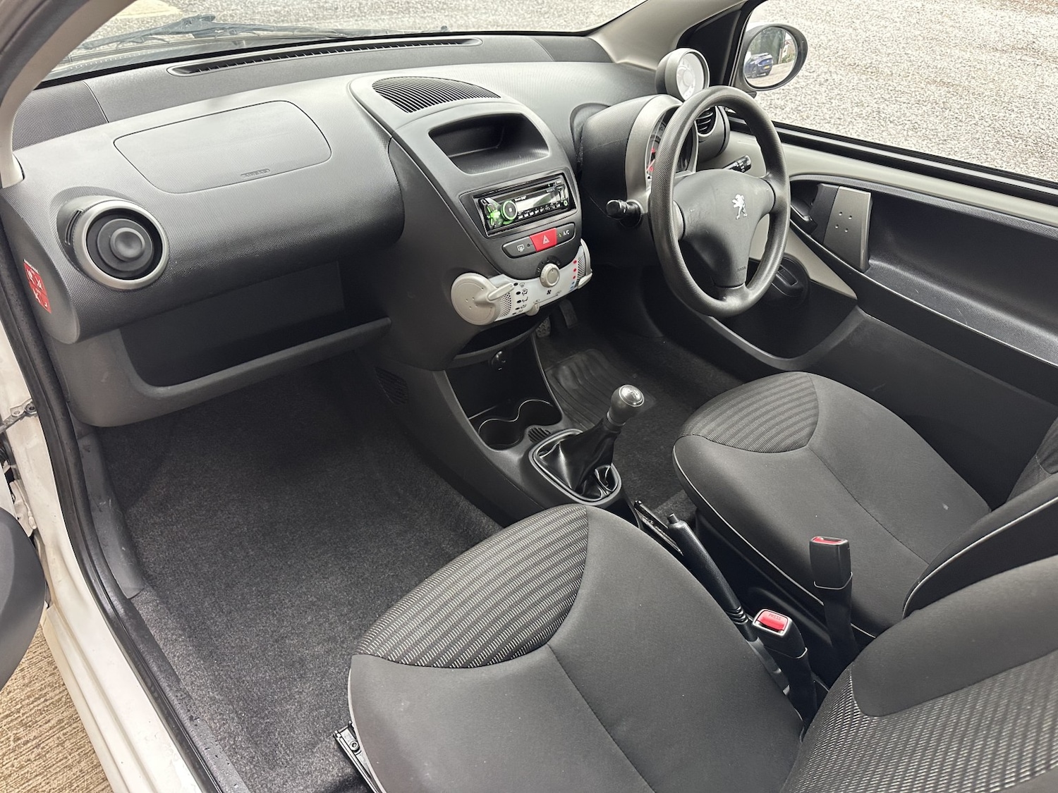 Used Peugeot 107 2014 for sale - 76497494: Photo 6