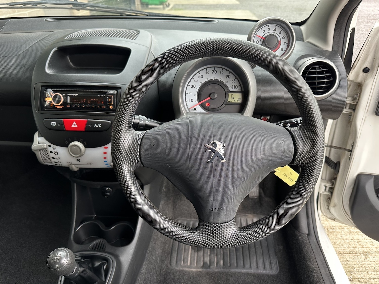 Used Peugeot 107 2014 for sale - 76497494: Photo 8