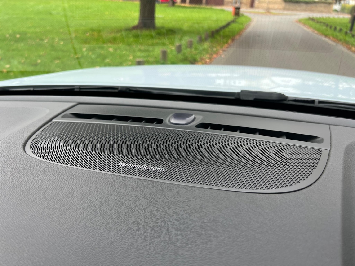 Used Volvo XC40 2024 for sale - 76994343: Photo 28