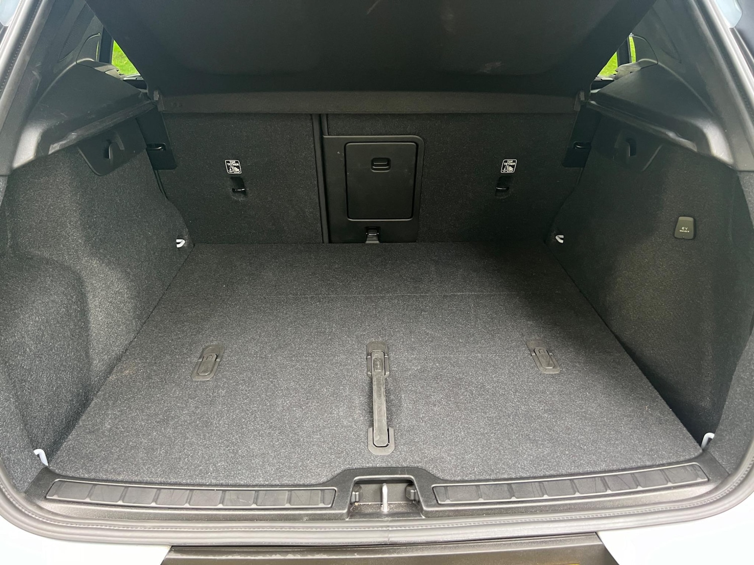 Used Volvo XC40 2024 for sale - 76994343: Photo 38