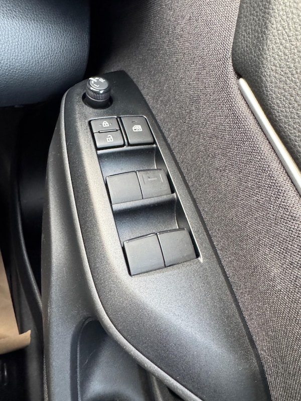 Used Toyota Yaris Cross 2023 for sale - 74713451: Photo 30