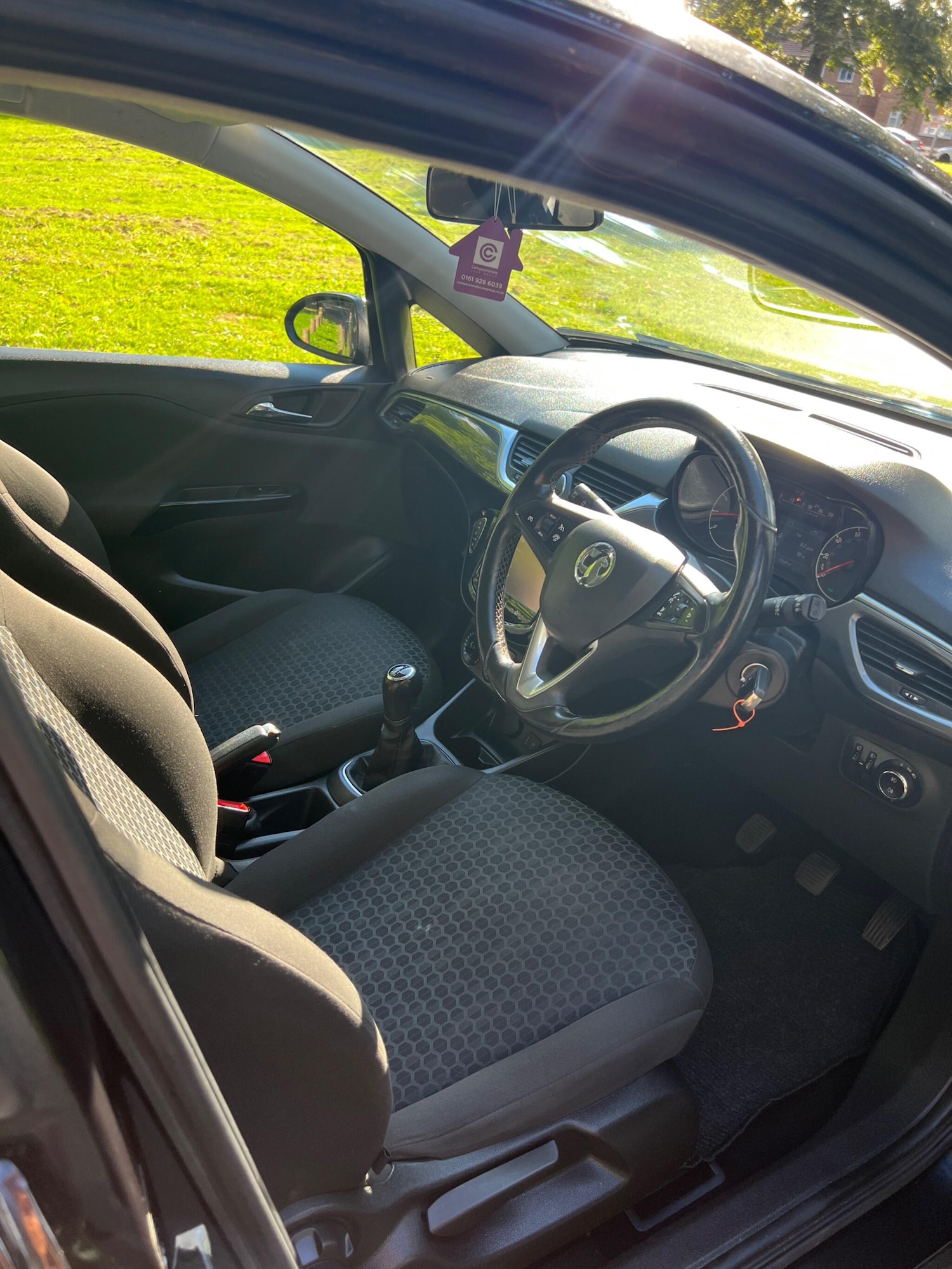 Used Vauxhall Corsa 2015 for sale - 78086491: Photo 2