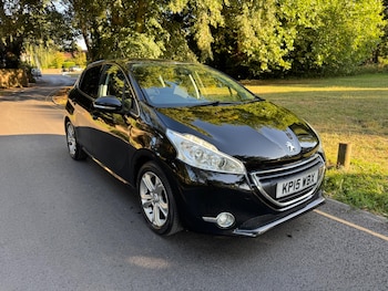 Used Peugeot 208 2015 for sale - 75531729: Photo