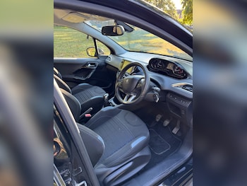 Used Peugeot 208 2015 for sale - 75531729: Photo