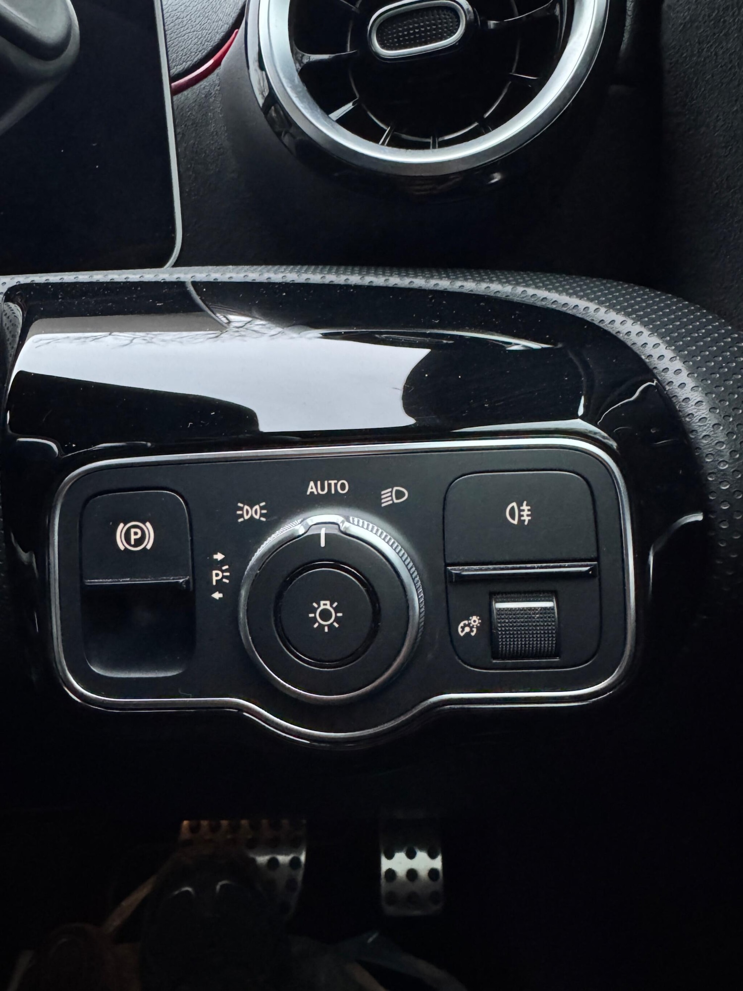 Used Mercedes-Benz A-Class 2019 for sale - 77645931: Photo 41