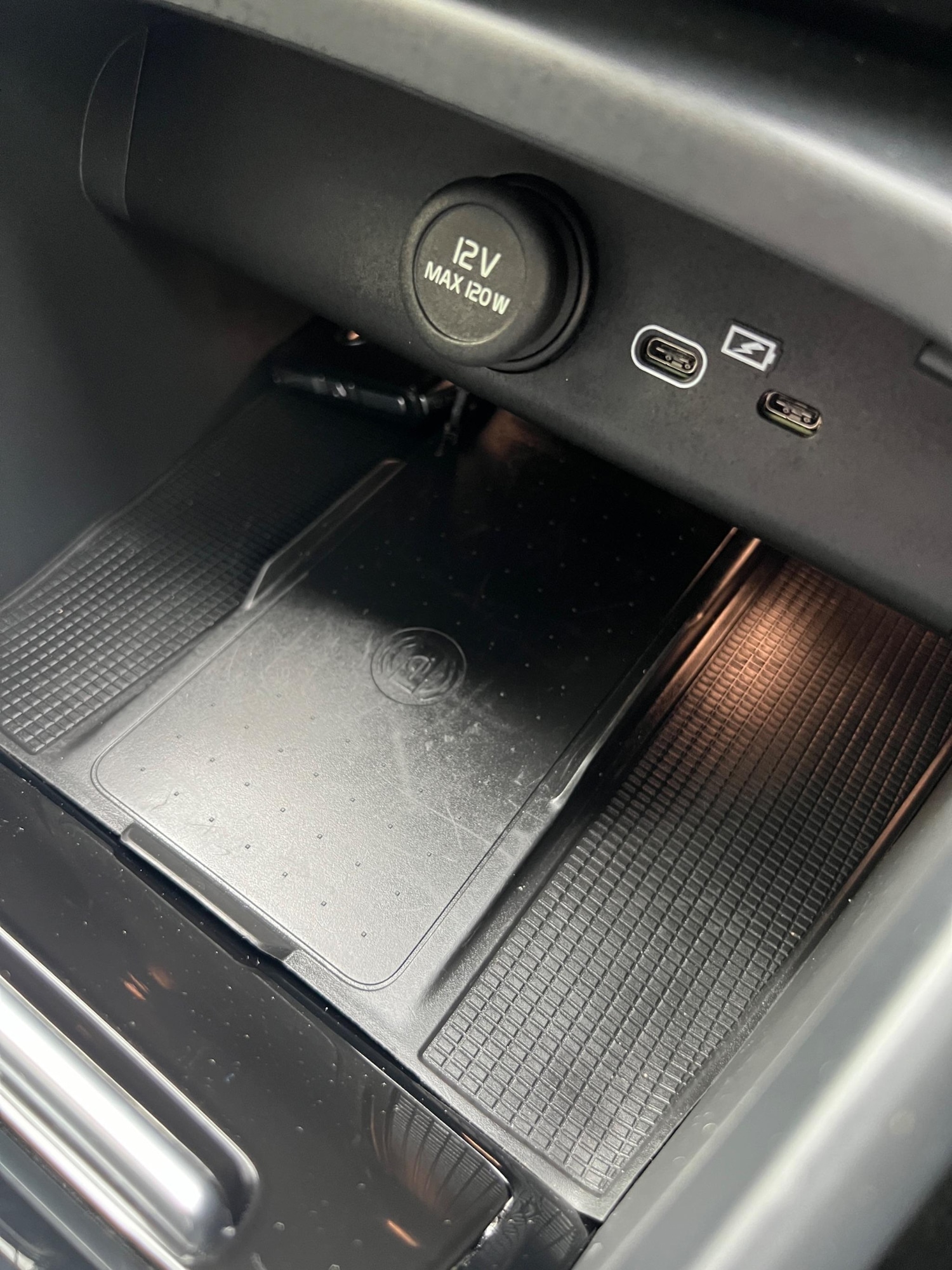 Used Volvo XC40 2024 for sale - 76440759: Photo 24