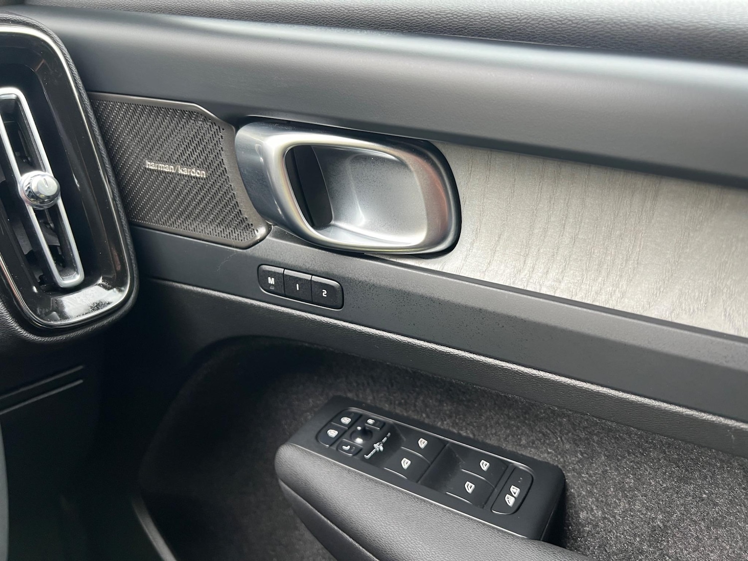 Used Volvo XC40 2024 for sale - 76440759: Photo 27