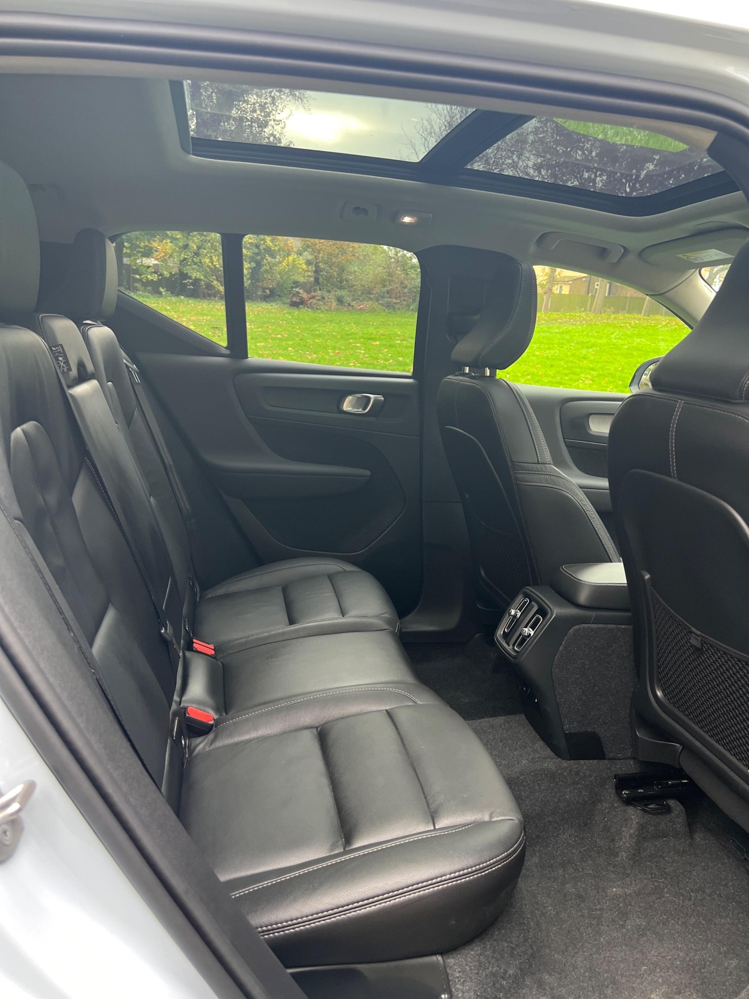 Used Volvo XC40 2024 for sale - 76440759: Photo 33