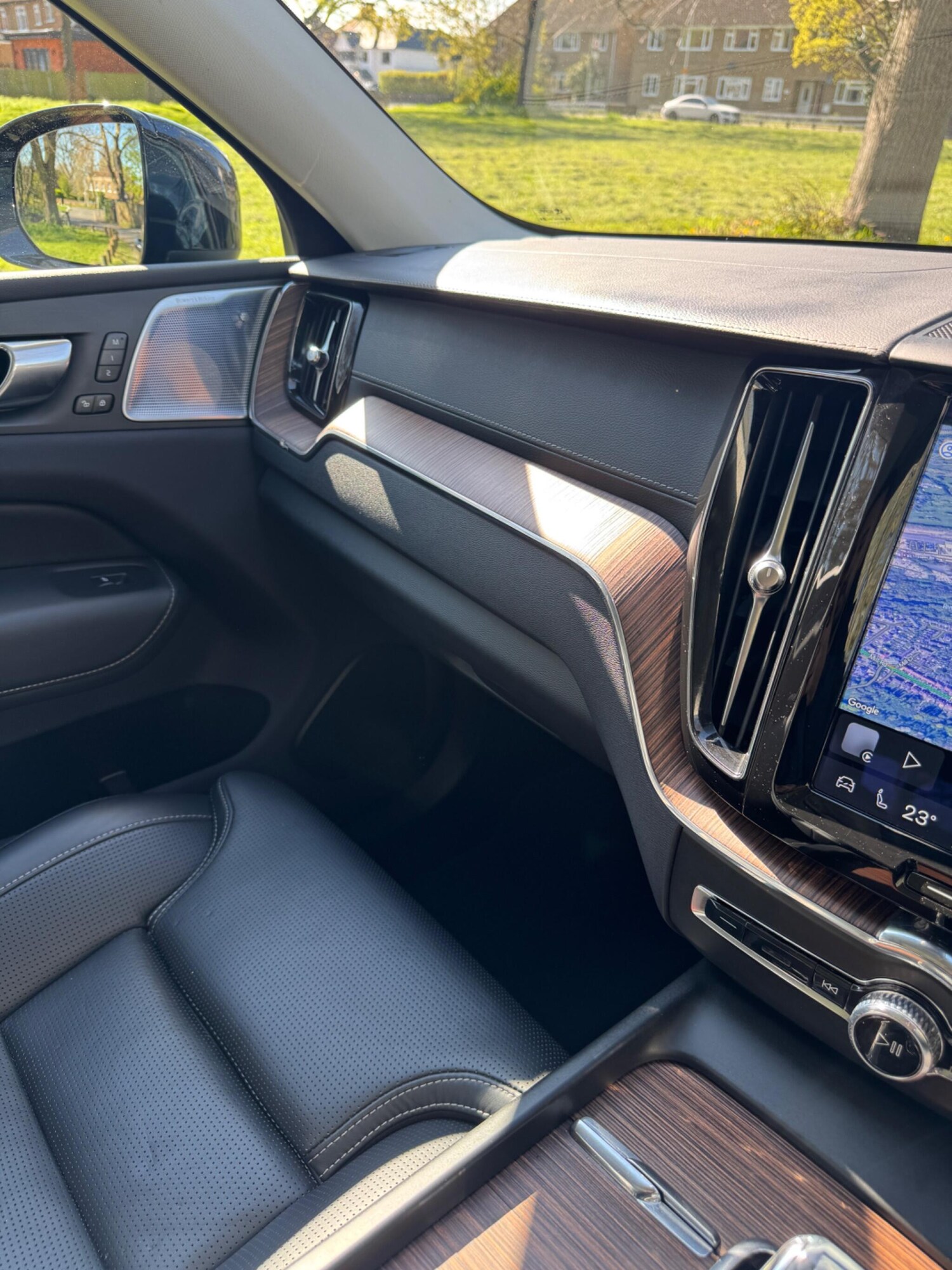 Used Volvo XC60 2023 for sale - 78116360: Photo 36