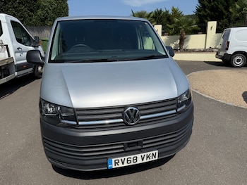 Used Volkswagen Transporter 2018 for sale - 75558559: Photo