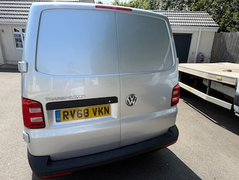 Used Volkswagen Transporter 2018 for sale - 75558559: Photo