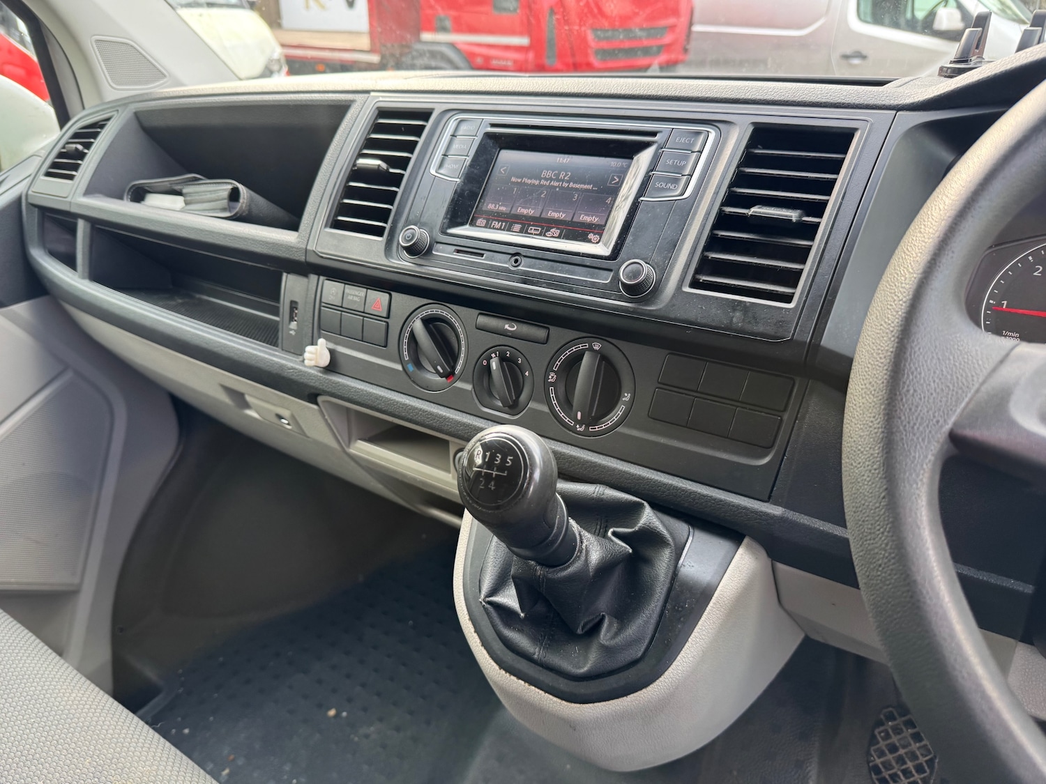 Used Volkswagen Transporter 2018 for sale - 77701951: Photo 9