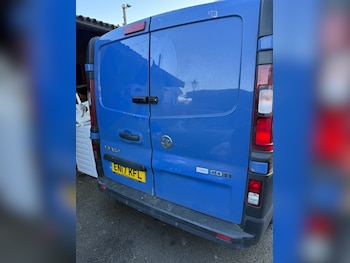 Used Vauxhall Vivaro 2017 for sale - 77052299: Photo