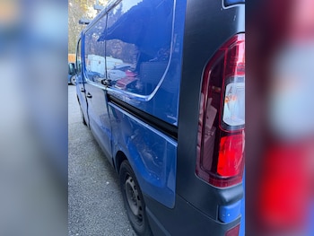 Used Vauxhall Vivaro 2017 for sale - 77052299: Photo