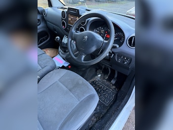 Used Peugeot Partner 2016 for sale - 76797498: Photo