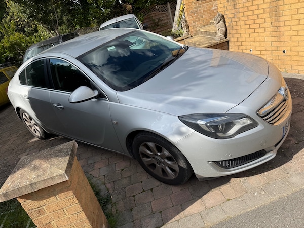 Used Vauxhall Insignia 2015 for sale - 76081544: Photo 2