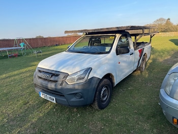 Used Isuzu D-Max 2019 for sale - 74158490: Photo