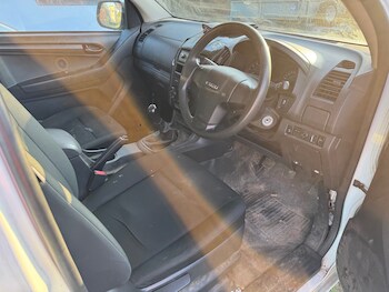 Used Isuzu D-Max 2019 for sale - 74158490: Photo