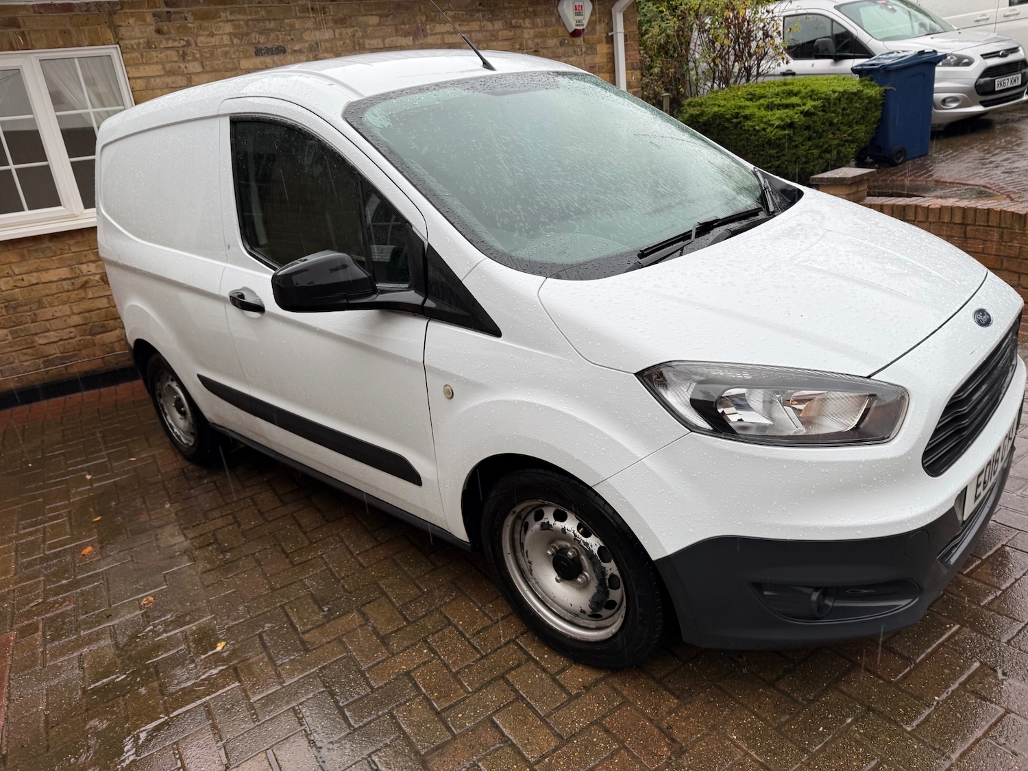 Used Ford Transit Courier 2018 for sale - 76369182: Photo 3