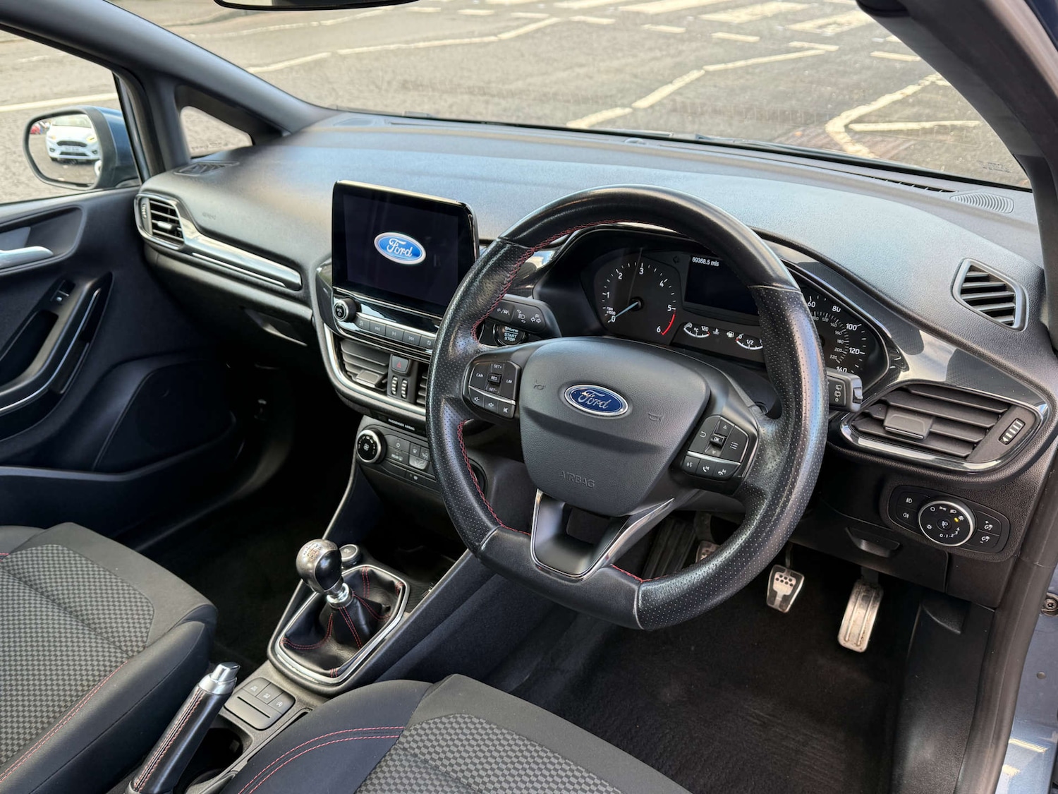 Used Ford Fiesta 2018 for sale - 76830896: Photo 2