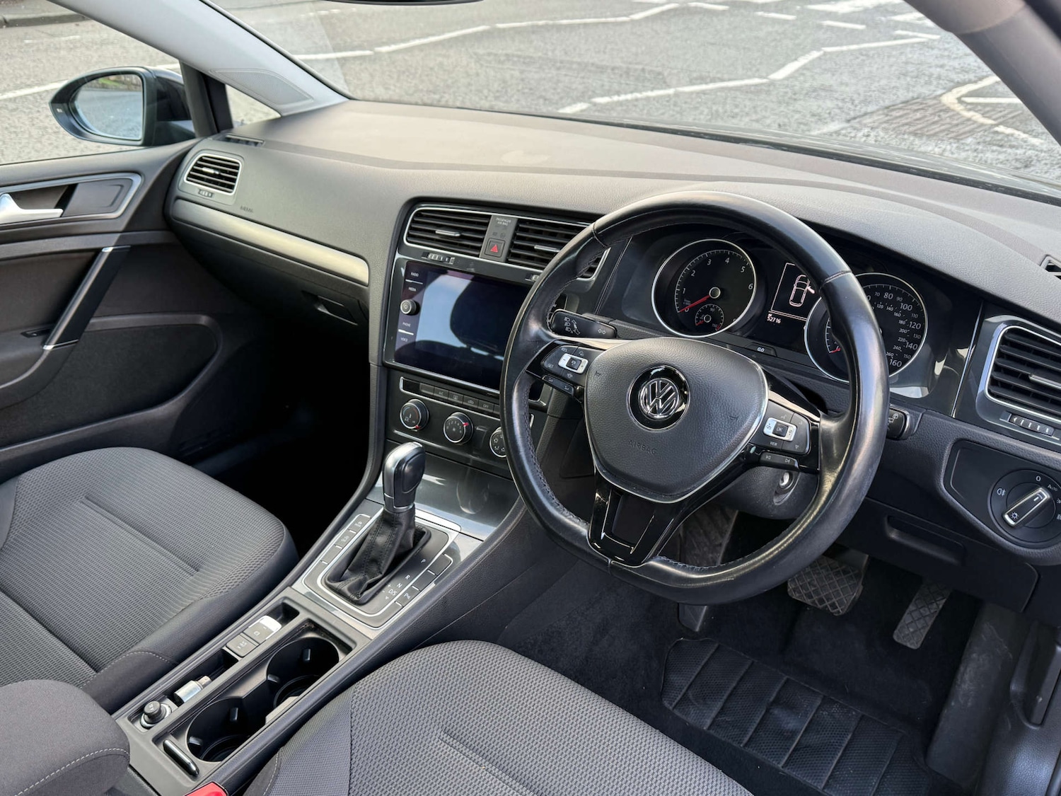 Used Volkswagen Golf 2019 for sale - 77101408: Photo 2