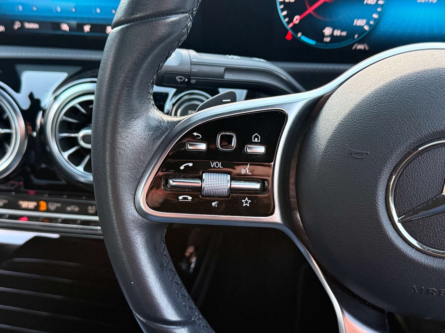 Used Mercedes-Benz A-Class 2019 for sale - 76830915: Photo 28