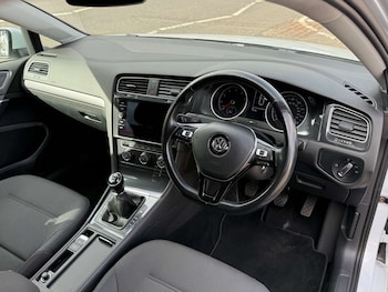 Used Volkswagen Golf 2018 for sale - 78176813: Photo