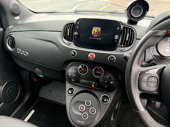 Used Abarth 695 2023 for sale - 77805492: Photo