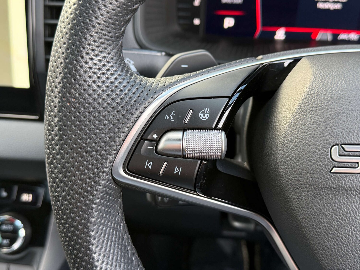 Used Skoda Karoq 2025 for sale - 76830876: Photo 30