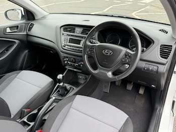 Used Hyundai i20 2018 for sale - 76830892: Photo