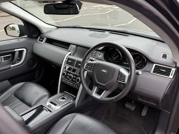 Used Land Rover Discovery Sport 2018 for sale - 76830964: Photo