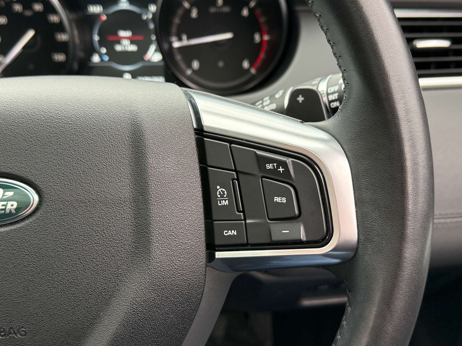 Used Land Rover Discovery Sport 2018 for sale - 76830964: Photo 32