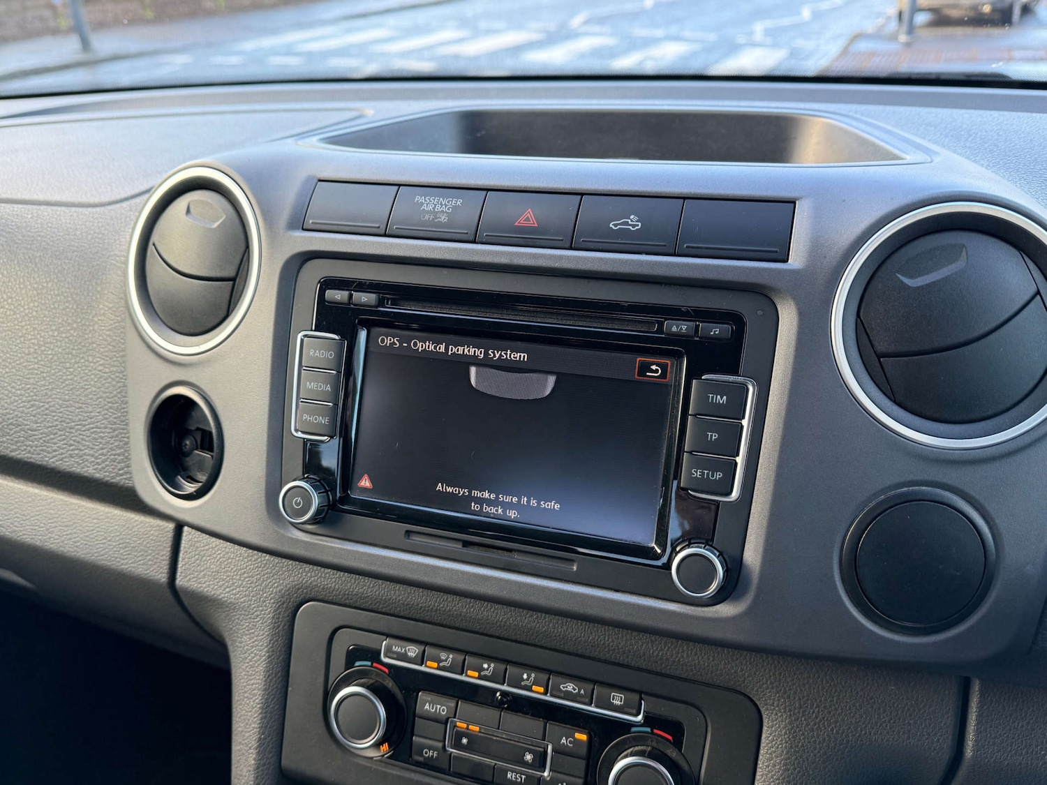 Used Volkswagen Amarok 2012 for sale - 77129092: Photo 3