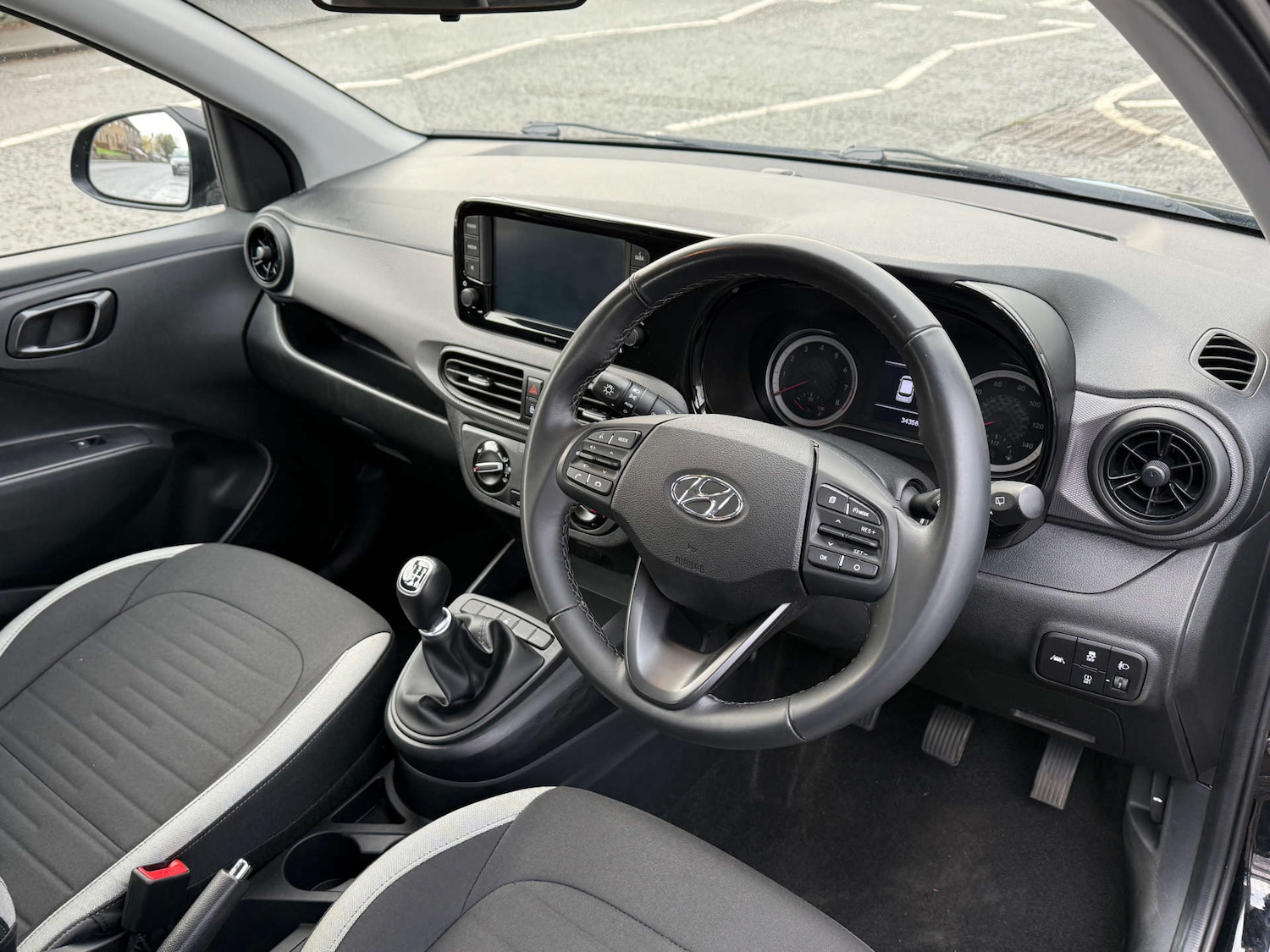 Used Hyundai i10 2021 for sale - 76830893: Photo 2