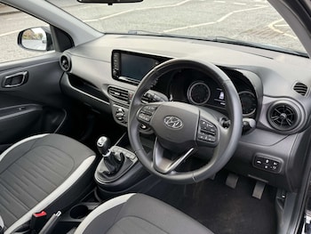 Used Hyundai i10 2021 for sale - 76830893: Photo