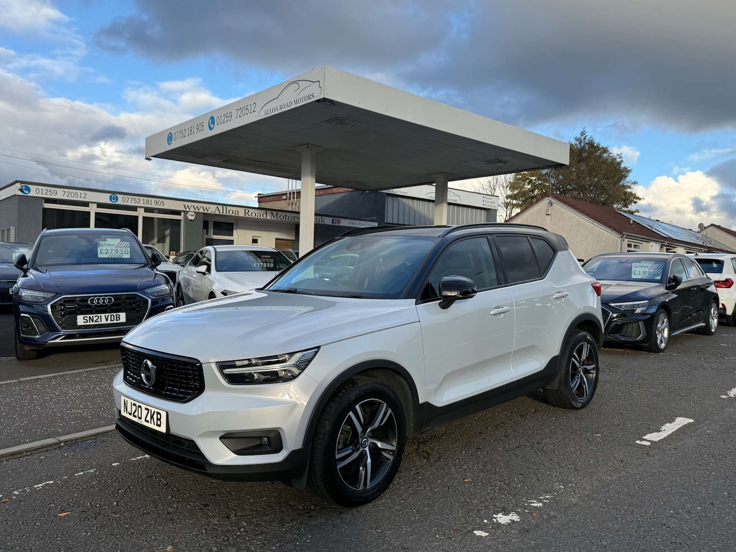 Used Volvo XC40 2020 for sale - 76830924: Photo 1