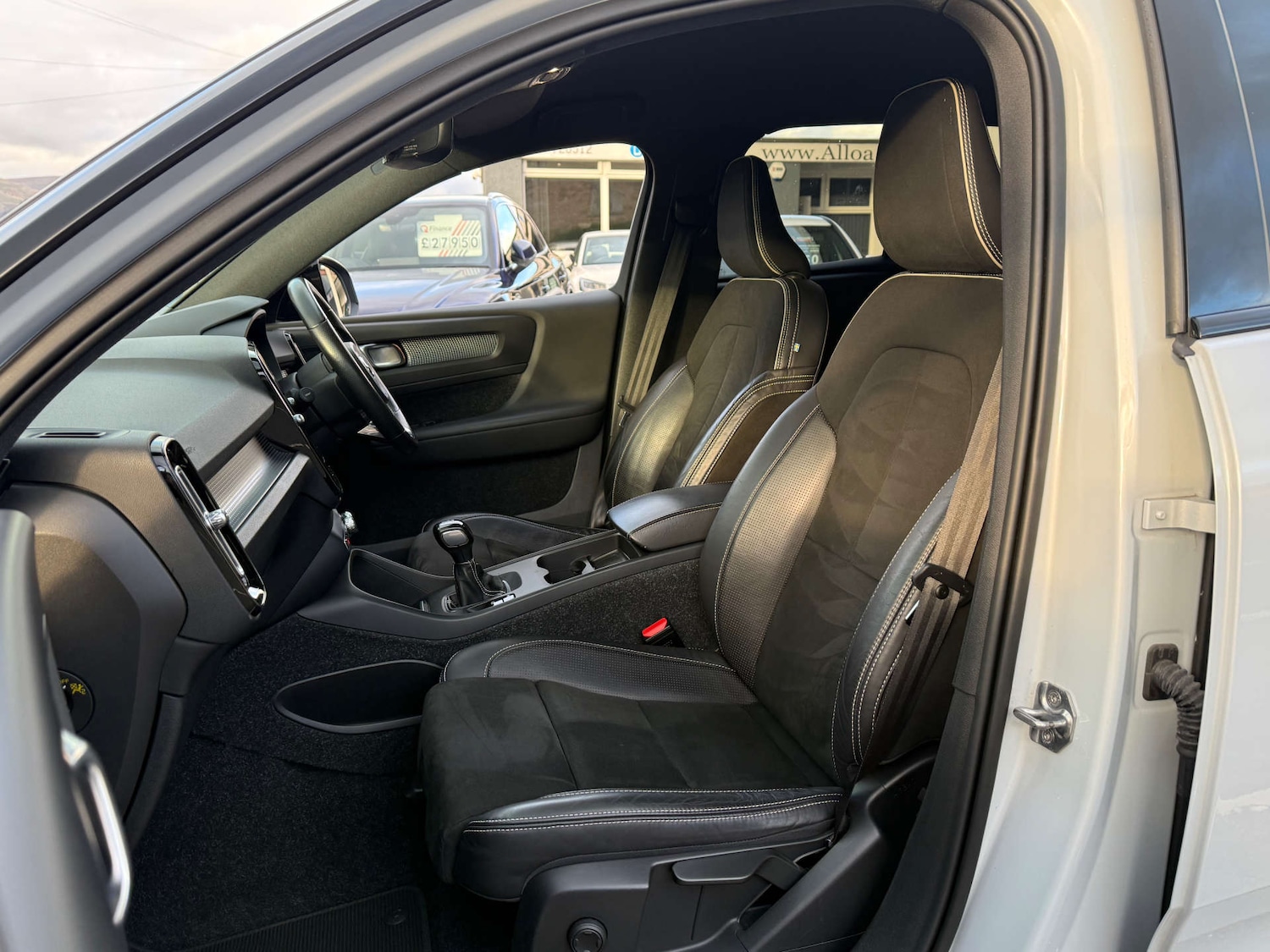 Used Volvo XC40 2020 for sale - 76830924: Photo 15