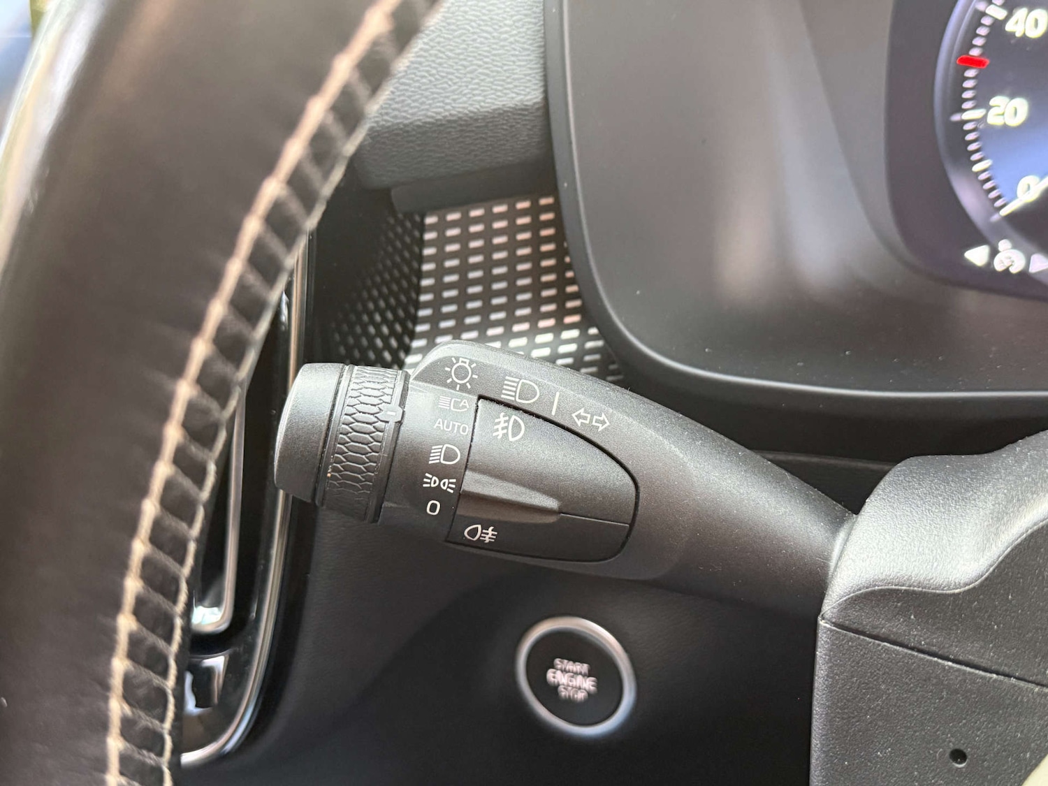 Used Volvo XC40 2020 for sale - 76830924: Photo 26